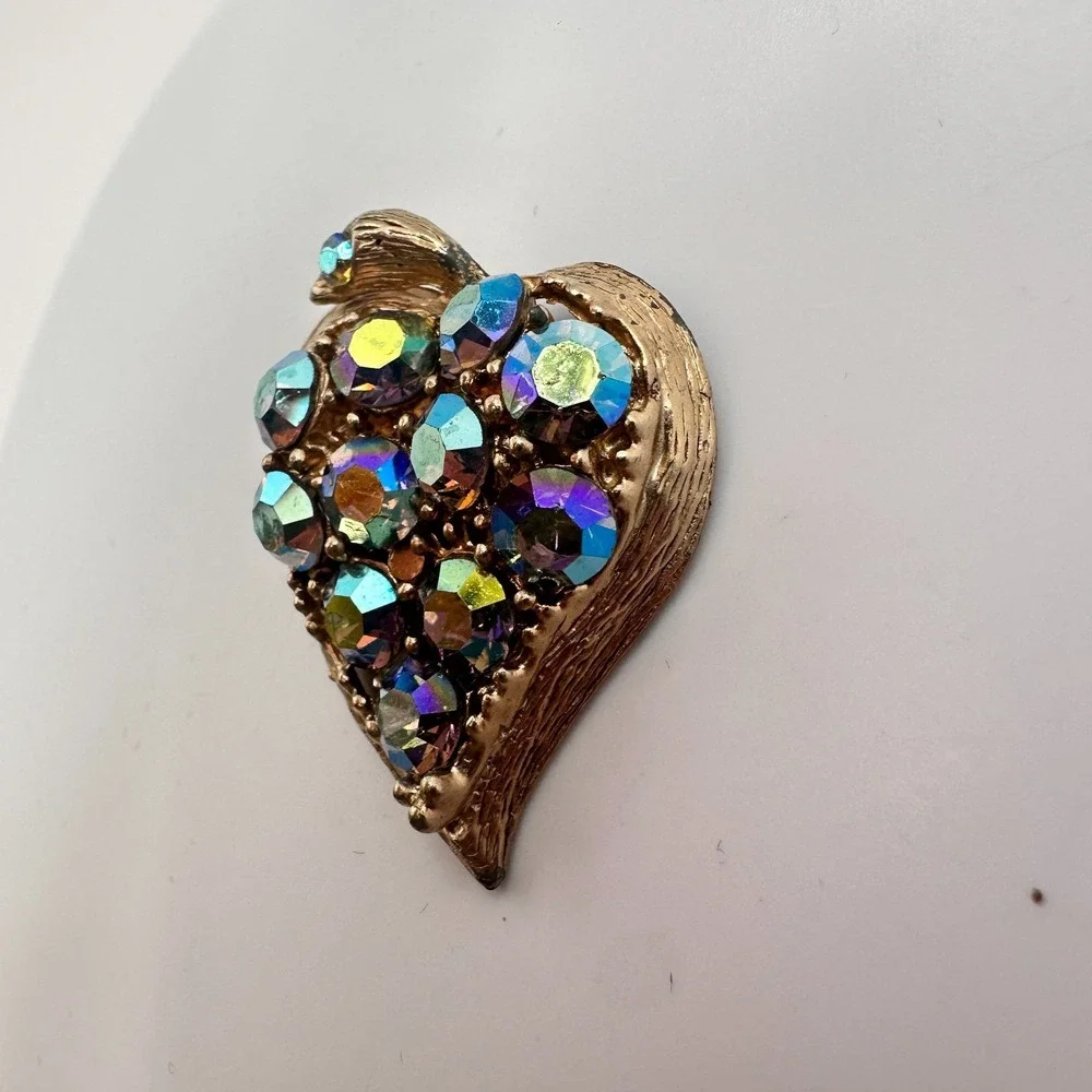 Vintage Y2K Gold Tone Heart AB Rhinestone Brooch Pin Classic Jewelry